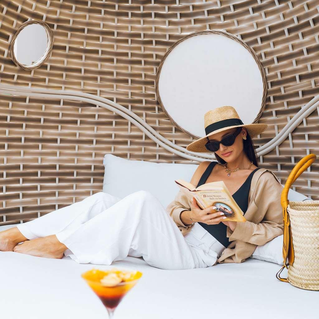 The First Collection Business Bay Отель 4*